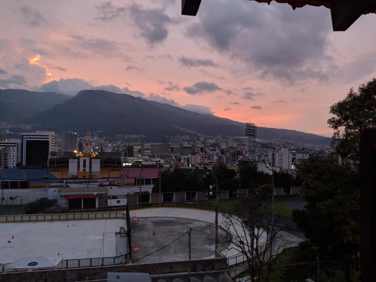 Air Suites Hotel Boutique Quito Exterior foto