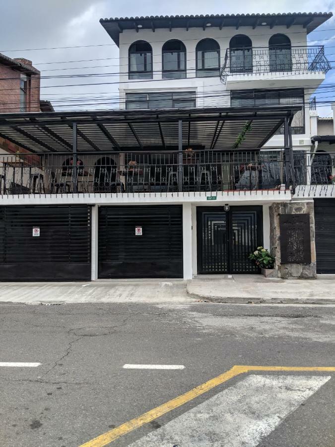 Air Suites Hotel Boutique Quito Exterior foto
